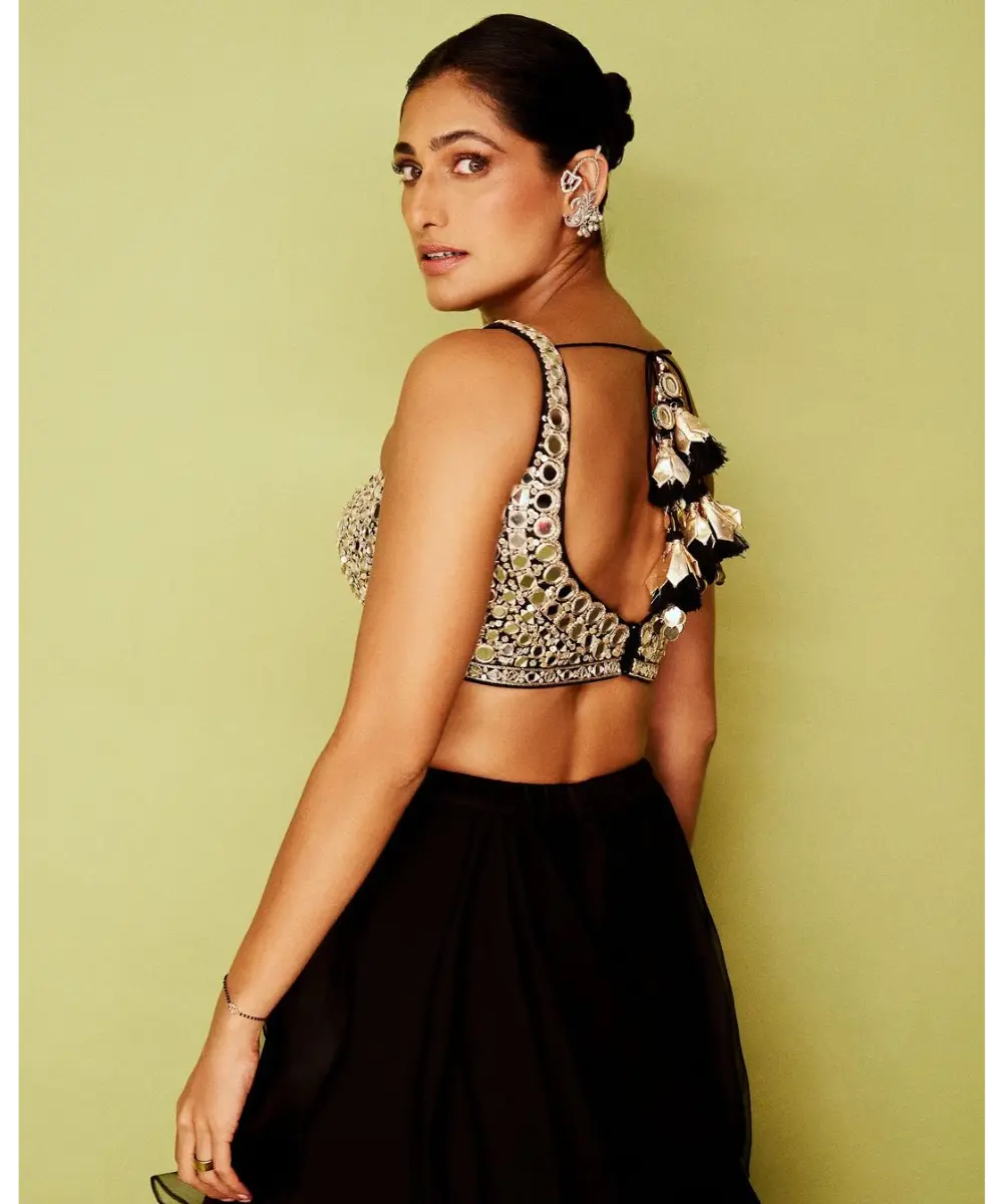 GOPI VAID- Gandhara Skirt Set